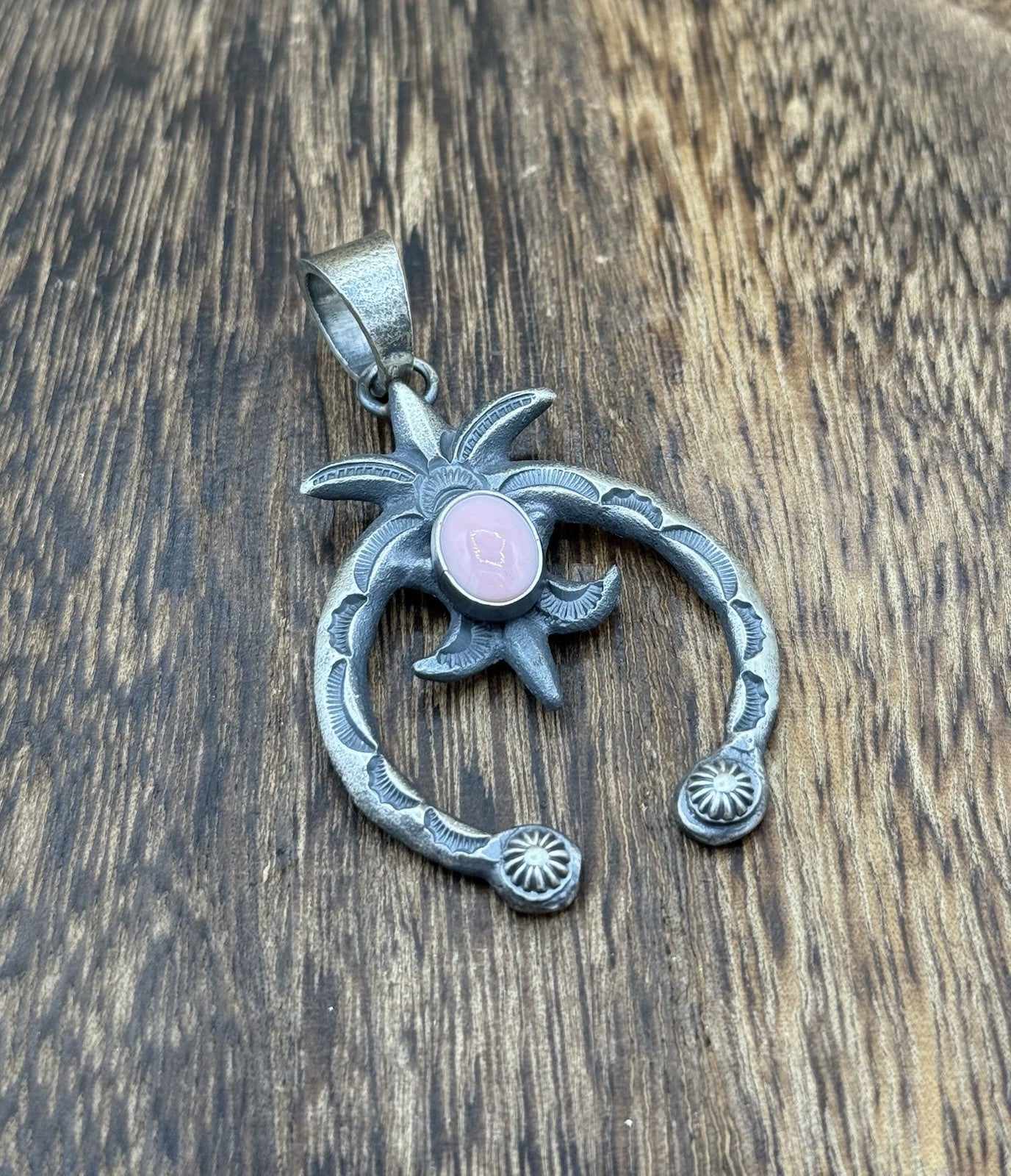 Native American Navajo Handmade Sterling Silver Old Look Pink Conch Naja Pendant