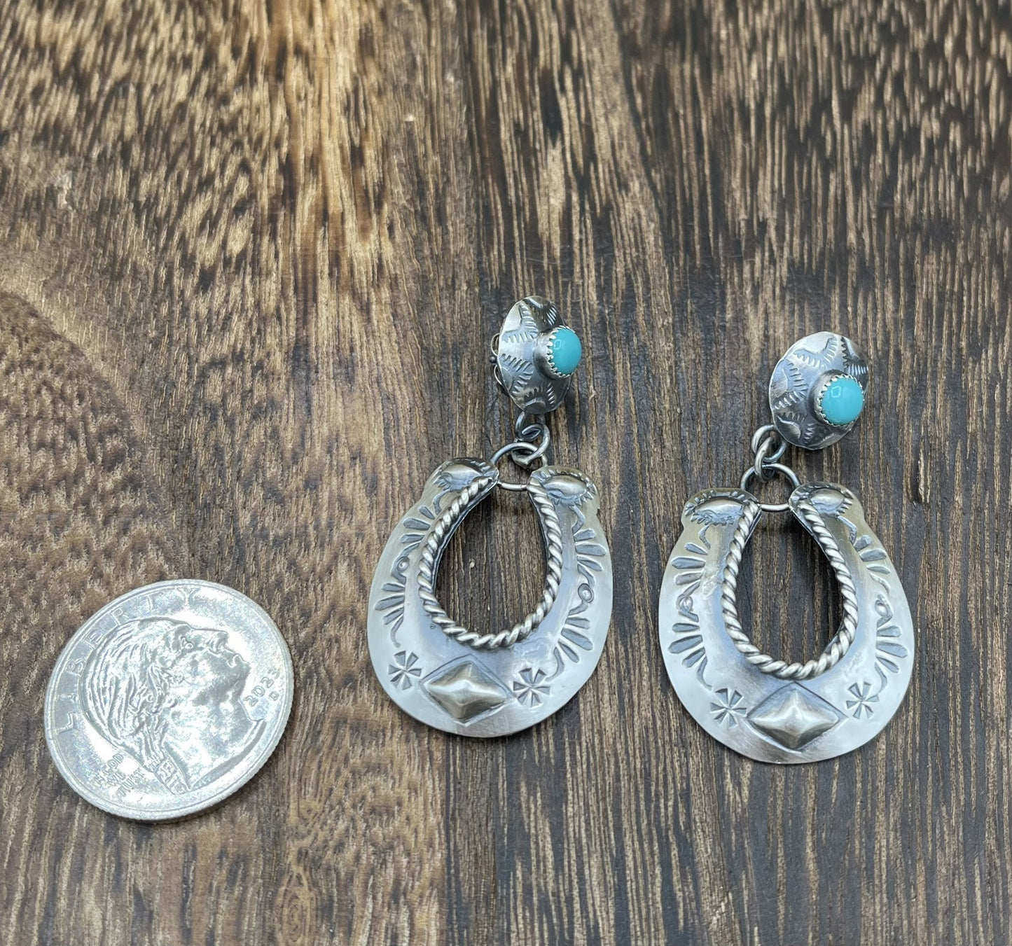 Navajo Handmade Sterling Silver Kingman Turquoise Old Look Horse Shoe Earrings