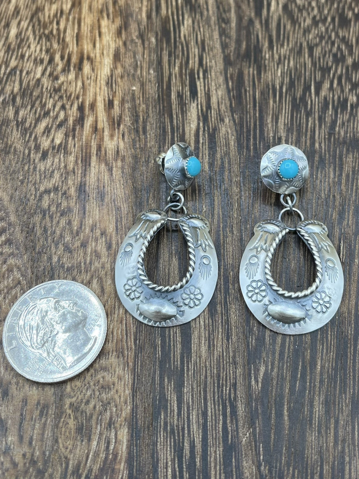 Navajo Handmade Sterling Silver Kingman Turquoise Old Look Horse Shoe Earrings