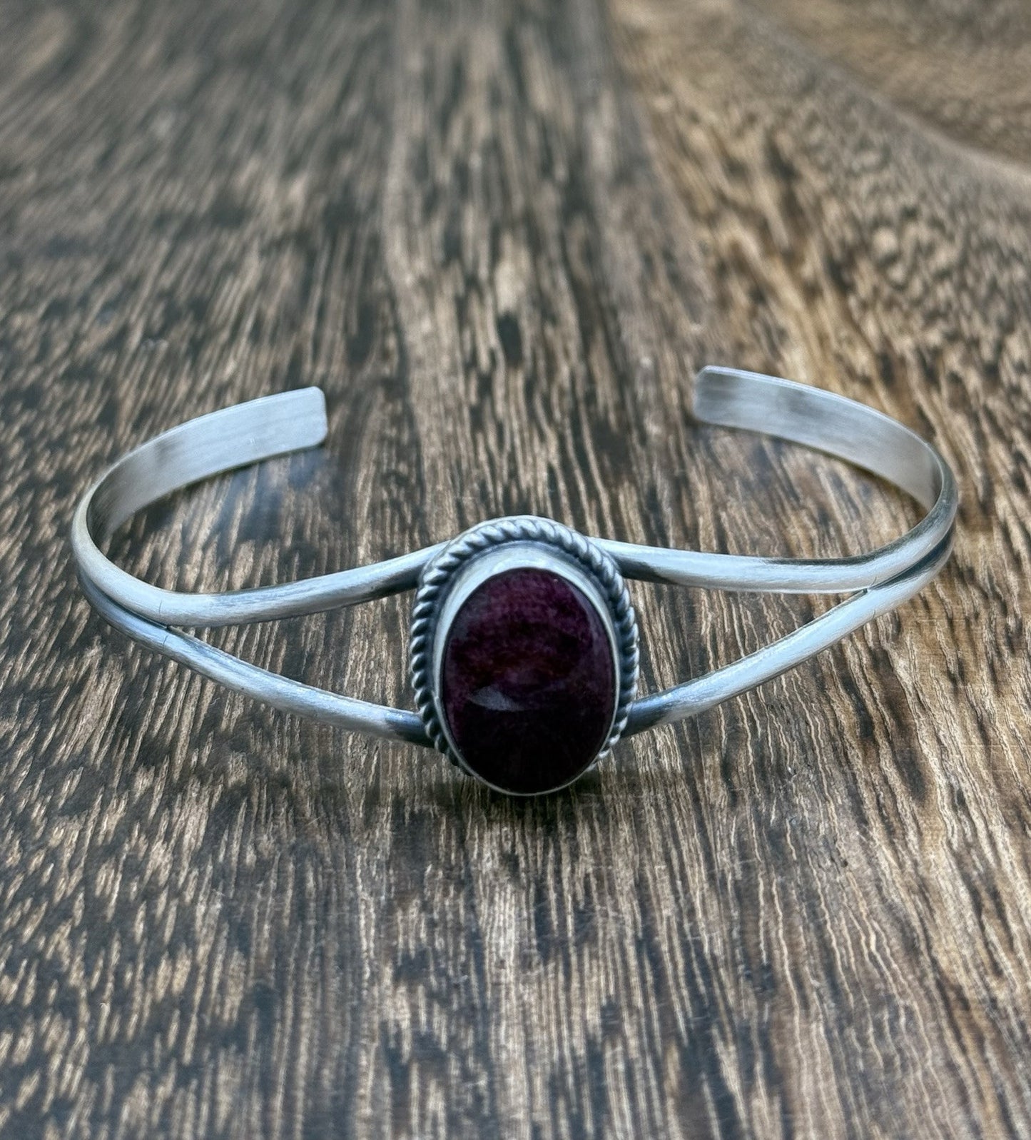 Navajo Handmade Sterling Silver Purple Spiny Oyster Stacker Old Look Bracelet