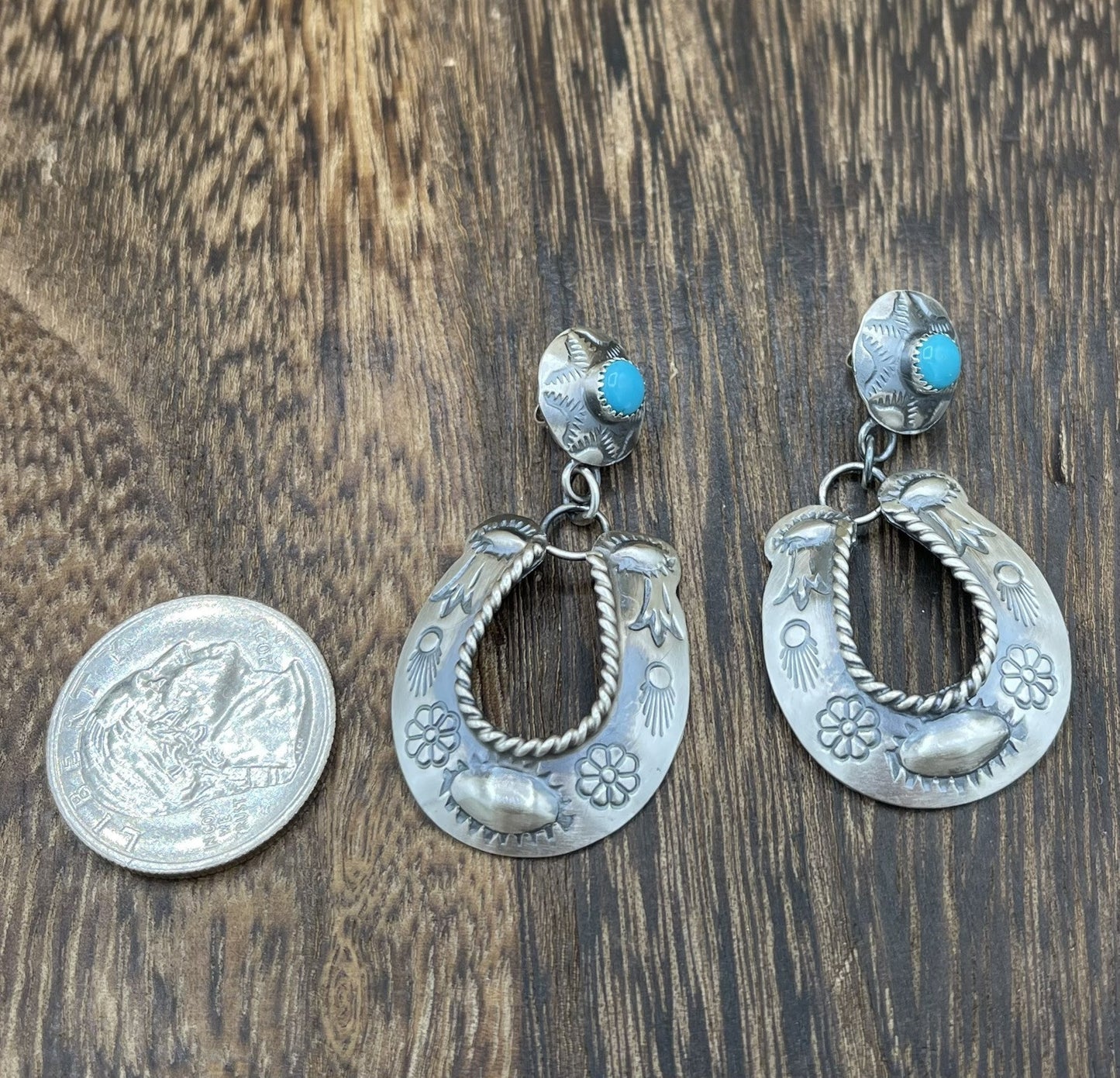 Navajo Handmade Sterling Silver Kingman Turquoise Old Look Horse Shoe Earrings