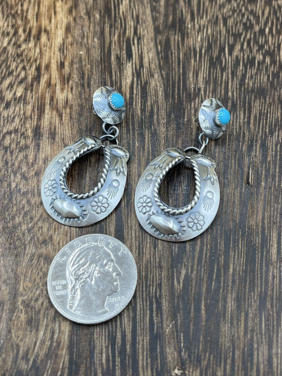 Navajo Handmade Sterling Silver Kingman Turquoise Old Look Horse Shoe Earrings