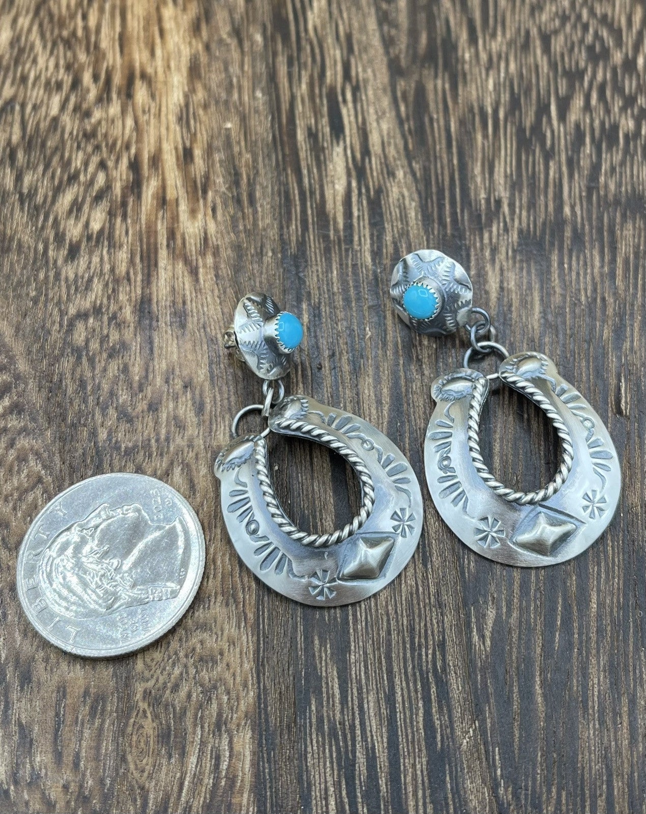 Navajo Handmade Sterling Silver Kingman Turquoise Old Look Horse Shoe Earrings