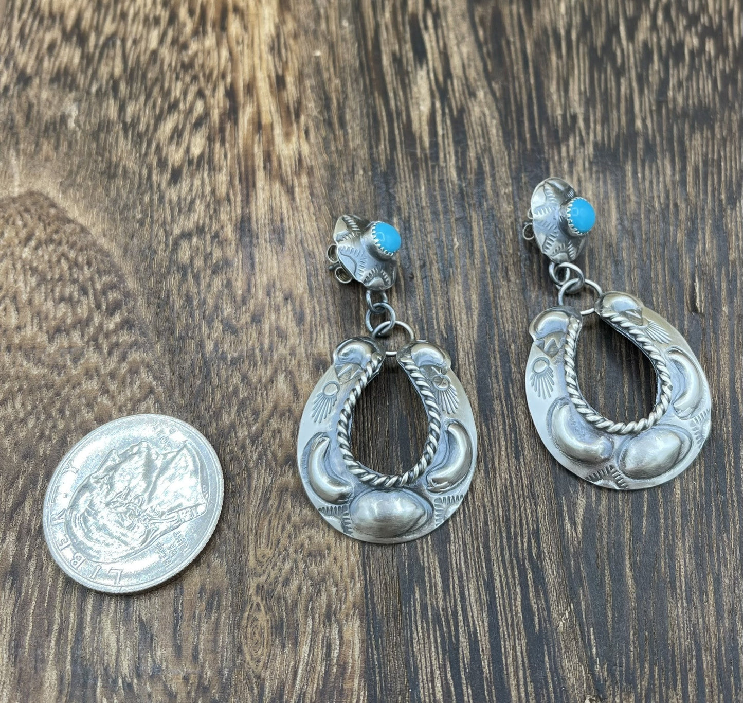 Navajo Handmade Sterling Silver Kingman Turquoise Old Look Horse Shoe Earrings